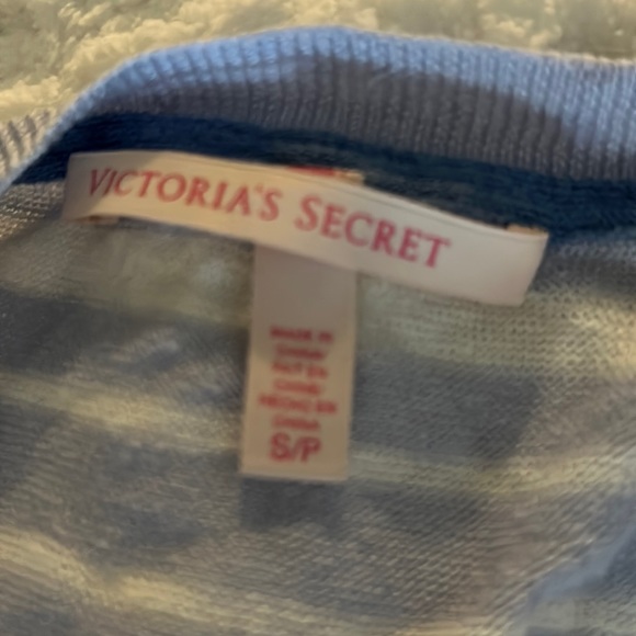 Victoria’s Secret Sweater - Size small petite - Picture 2 of 5